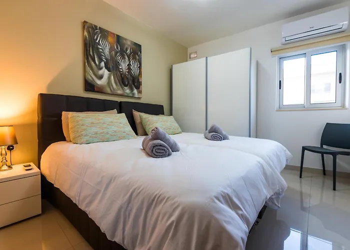 Sh5a - Qawra 2 Bedroom In Prime Location *