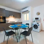 Sh5a - Qawra 2 Bedroom In Prime Location Apartment St. Paul's Bay