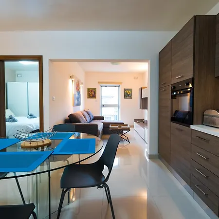 Sh5a - Qawra 2 Bedroom In Prime Location Apartment *