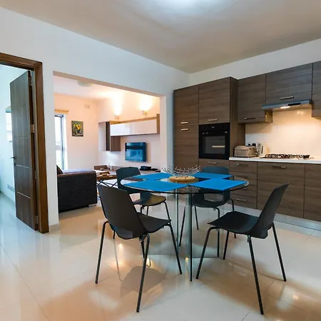 Sh5a - Qawra 2 Bedroom In Prime Location Apartment St. Paul's Bay
