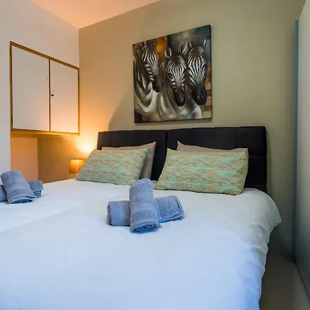 Sh5a - Qawra 2 Bedroom In Prime Location Apartment *