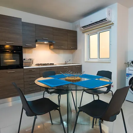 Sh5a - Qawra 2 Bedroom In Prime Location Apartment St. Paul's Bay